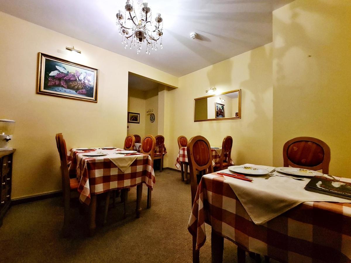 Hotel Horoscop ブカレスト エクステリア 写真