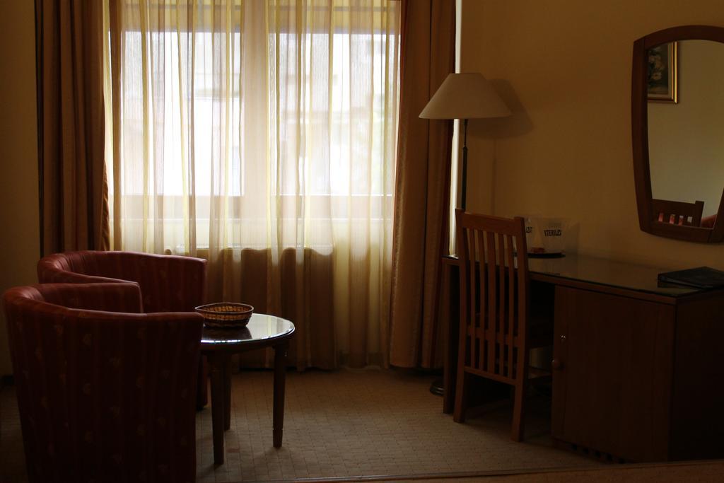 Hotel Horoscop ブカレスト エクステリア 写真