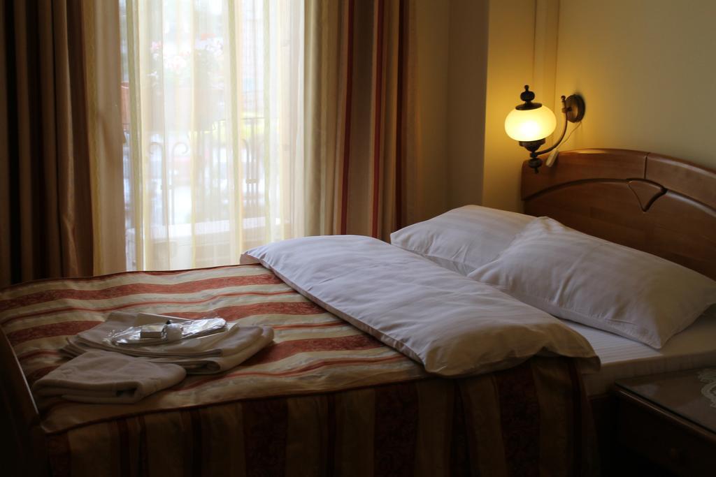 Hotel Horoscop ブカレスト エクステリア 写真